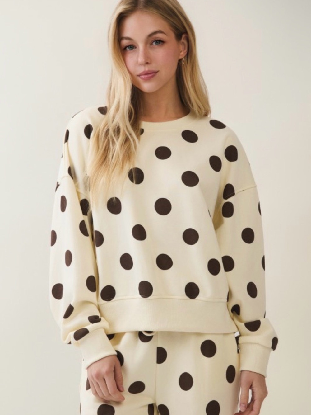 Veveret Premium Quality Polka Dot Crewneck Sweatshirt Cream/Brown - Picture 2 of 3